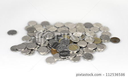 metal screws isolated on white background metal screws isolated on white background 112536586