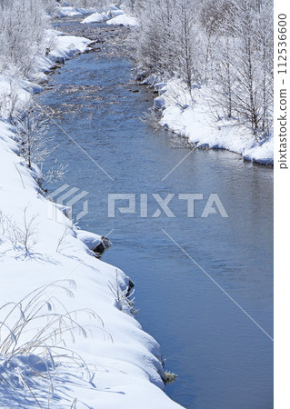 冬天的白馬－姬川的霧凇 112536600