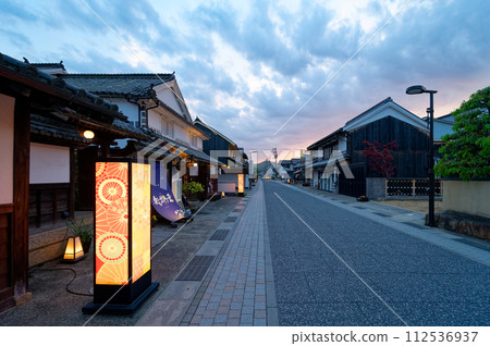 屋影町的夜景 112536937