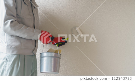 White exterior walls and workers | Remodeling/painting company image White exterior walls and workers | Remodeling/painting company image 112543753