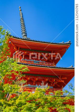 京都府、京都市、東山區、清水寺、關西、近畿地區、鳥居、夏天、旅遊、神社、寺廟、傳統文化、崇拜、木製 京都府、京都市、東山區、清水寺、關西、近畿地區、鳥居、夏天、旅遊、神社、寺廟、傳統文化、崇拜、木製 112543765