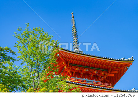 京都府、京都市、東山區、清水寺、關西、近畿地區、鳥居、夏天、旅遊、神社、寺廟、傳統文化、崇拜、木製 京都府、京都市、東山區、清水寺、關西、近畿地區、鳥居、夏天、旅遊、神社、寺廟、傳統文化、崇拜、木製 112543769