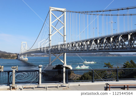 從千疊敷看到的大鳴門大橋（兵庫縣、德島縣、鳴門海峽） 112544564