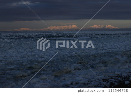 知床山脈日落 知床山脈日落 112544738
