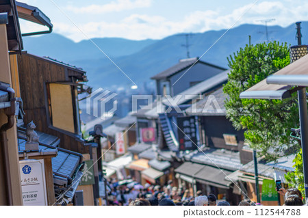 京都府、京都市、東山區、清水寺、關西、近畿地區、鳥居、夏季旅遊、神社、寺廟、傳統文化、參拜、清水坂 112544788