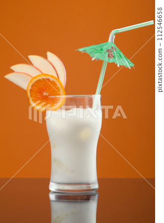 Pina Colada - Cocktail Pina Colada - Cocktail 112546658