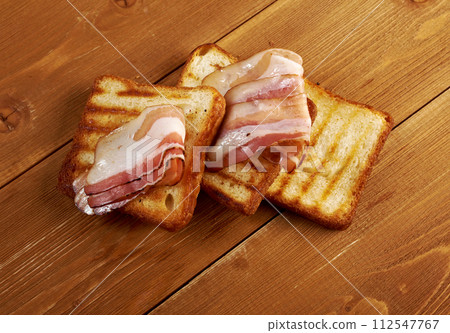 pile  toasted bread bacon 112547767