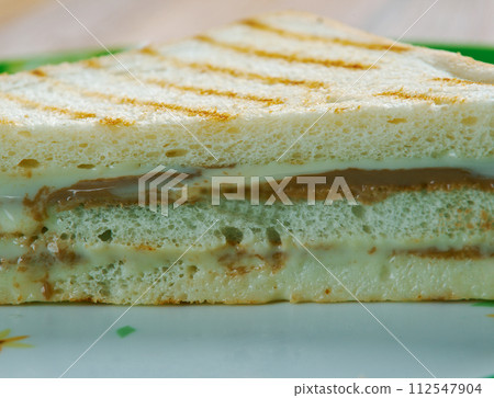 Fluffernutter sandwich Fluffernutter sandwich 112547904