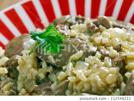 risotto with chicken liver 112548212