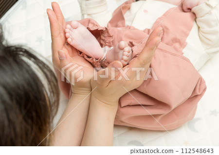 [Baby cute feet] 112548643