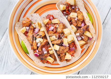 Tacos al pastor 112550217