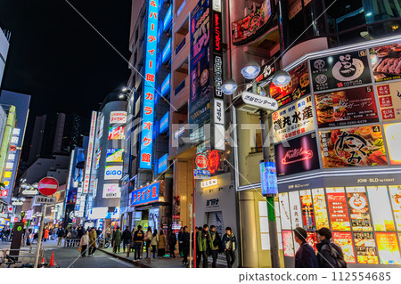 東京澀谷區澀谷中心街城市景觀夜景 東京澀谷區澀谷中心街城市景觀夜景 112554685