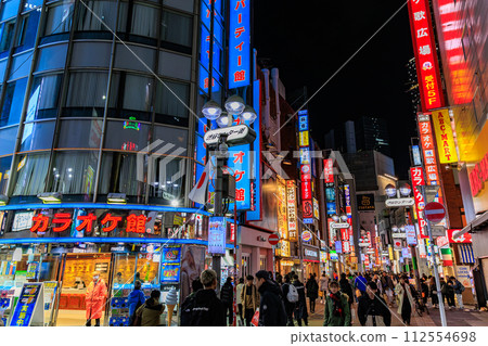 東京澀谷區澀谷中心街城市景觀夜景 東京澀谷區澀谷中心街城市景觀夜景 112554698