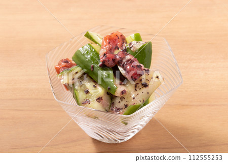 Seared cucumber with plum meat 112555253