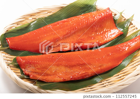 [Chilean farmed] Salmon marinated in mirin 112557245
