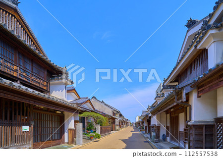 春天的德島縣美馬市脅町卯建街景以東 112557538