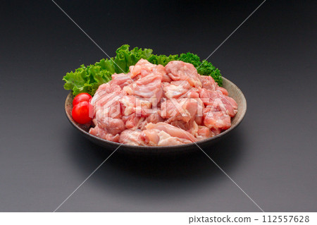 盤子裡的雞大腿 112557628