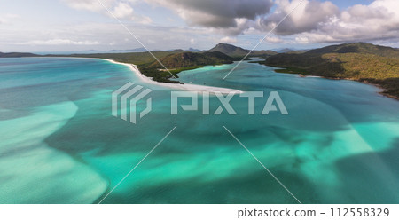 Drone shot of famous Hill Inlet, Whitsunday Islands at high tide Drone shot of famous Hill Inlet, Whitsunday Islands at high tide 112558329