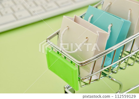 網購物的形象 112559129