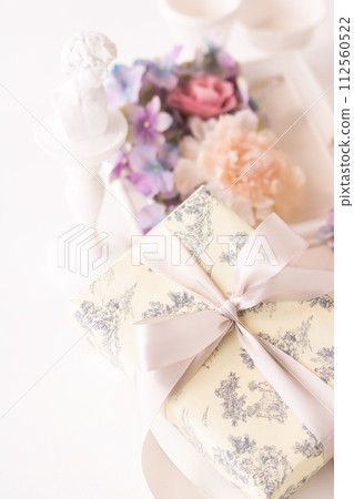 破舊別緻的禮物 112560522