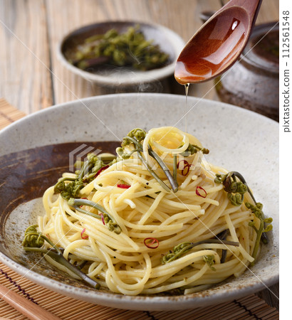 Taste of Spring Japanese-style pasta with bracken (Peperoncino style) Taste of Spring Japanese-style pasta with bracken (Peperoncino style) 112561548