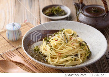 Taste of Spring Japanese-style pasta with bracken (Peperoncino style) Taste of Spring Japanese-style pasta with bracken (Peperoncino style) 112561549