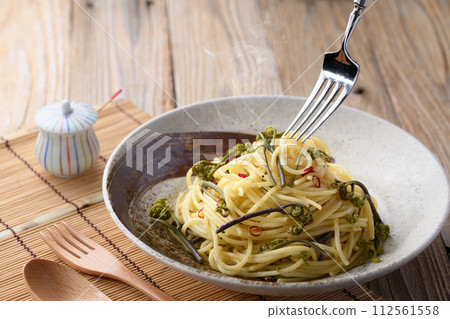 Taste of Spring Japanese-style pasta with bracken (Peperoncino style) Taste of Spring Japanese-style pasta with bracken (Peperoncino style) 112561558