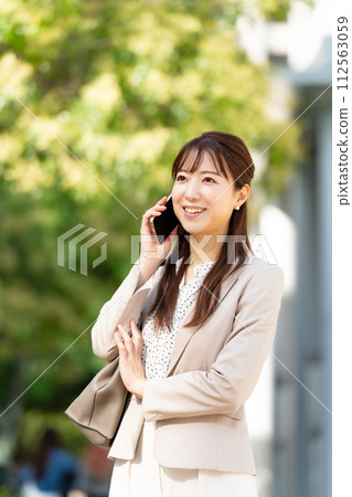 Business female call Business female call 112563059