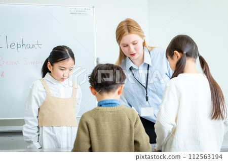 English conversation school class scene English conversation school class scene 112563194