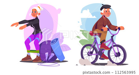Active senior people exercising 112563995