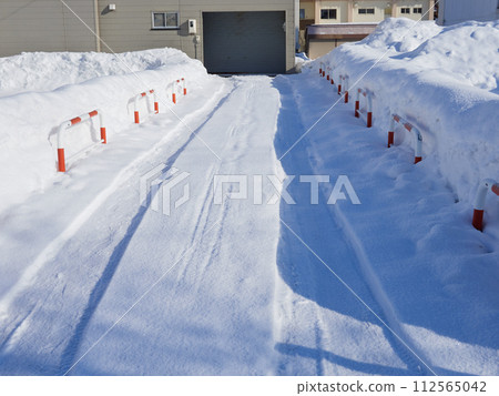 Snowy landscape of Asahikawa city in Hokkaido in winter 112565042