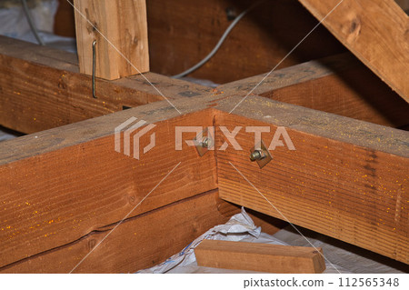 Earthquake reinforcement of wooden houses Earthquake reinforcement of wooden houses 112565348