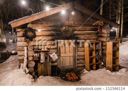 Japanese Finnish style sauna hut 112566114