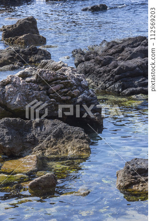 鳥取縣浦富海岸春天的風景 鳥取縣浦富海岸春天的風景 112569203