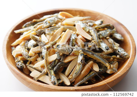 Snack Almonds and small fish 112569742