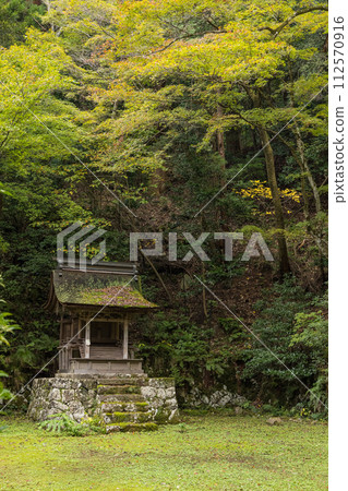 日本滋賀縣東近江市江東三山寺之一的百濟寺神社 日本滋賀縣東近江市江東三山寺之一的百濟寺神社 112570916