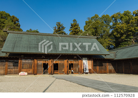 日本滋賀縣彥根市滋賀護國神社的參拜殿 112570928