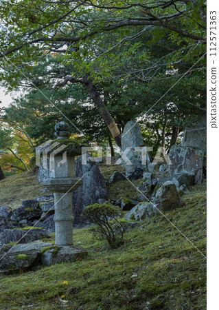Rakurakuen Garden next to Hikone Castle in Hikone City, Shiga Prefecture, Japan 112571363