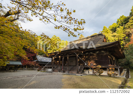 日本滋賀縣犬神郡高良町西明寺的正殿和秋葉 日本滋賀縣犬神郡高良町西明寺的正殿和秋葉 112572002