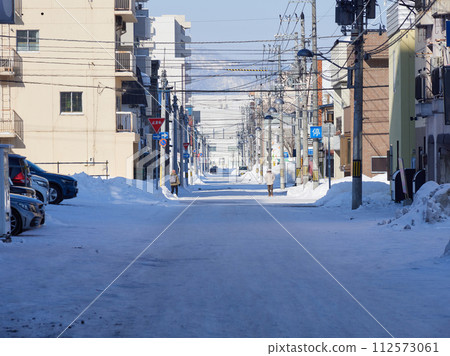 Snowy landscape in Asahikawa City, Hokkaido in winter 112573061