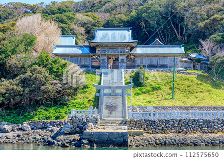 Tajima Shrine in early spring, Karatsu City, Saga Prefecture 112575650
