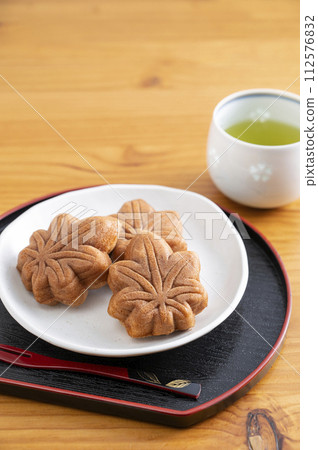 紅葉饅頭和茶 112576832
