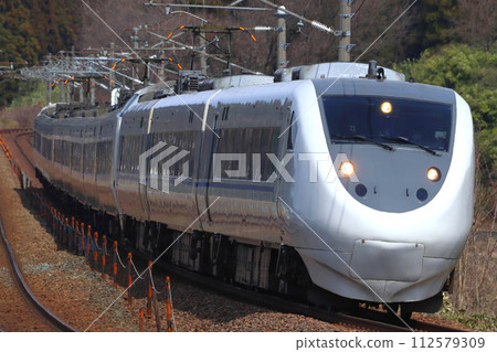 Hokuriku Main Line Limited Express Thunderbird (681 series old painted car first: Osaka ⇔ Kanazawa) Hokuriku Main Line Limited Express Thunderbird (681 series old painted car first: Osaka ⇔ Kanazawa) 112579309