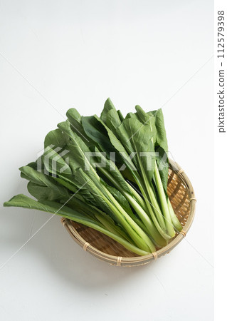 小松和漏杓上的白色自由空間 小松和漏杓上的白色自由空間 112579398