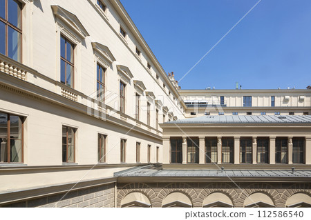 Building of the Vienna Academy of Arts 112586540