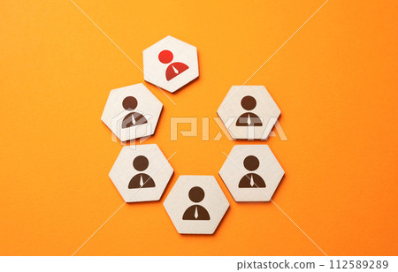 The team breaks up and a key member leaves. A conflict. Excluded from the team. Social toxic environment. Outsider, outcast. Negotiations and reconciliations. Resolution of conflict situations. 112589289