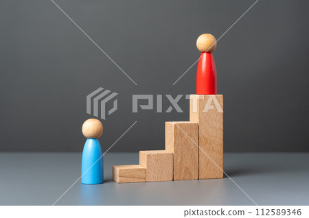 Power struggle. Rise to the top and overthrow your opponent. The beginning of the path of struggle. Leadership skills. Reduce the breakaway distance. Career ladder 112589346