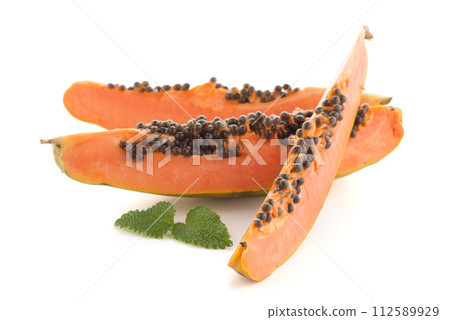 Fresh and tasty papaya 112589929