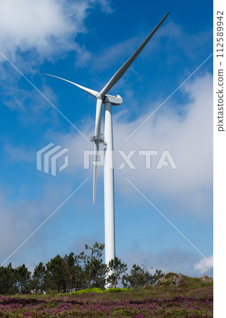 Wind power turbine maintenance Wind power turbine maintenance 112589942