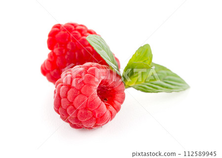 Raspberry fruit isolated Raspberry fruit isolated 112589945